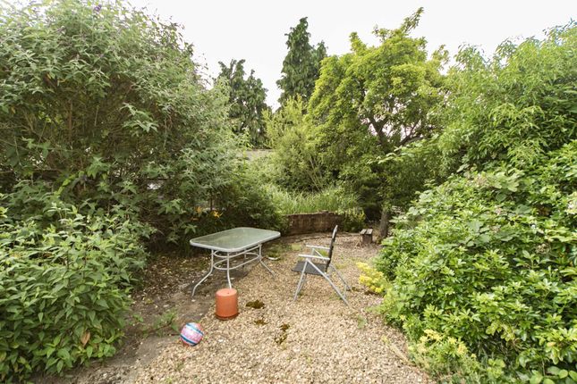 Room to rent in Erleigh Court Gardens, Reading