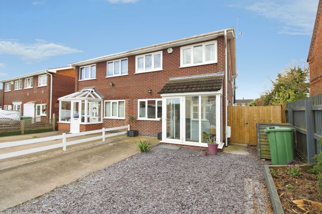 3-bed house on 2, Welbournes Lane, Long Bennington, Newark, £280,000