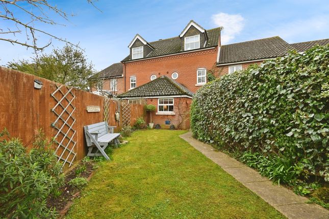 Town house for sale in Wheatfield Way, Long Stratton, Norwich