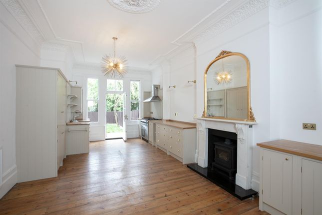 Flat 1, 48, Grove Park, London photo 2