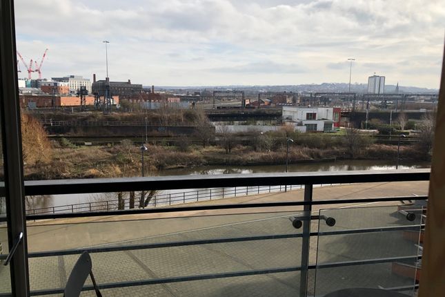 27, Leeds photo 2