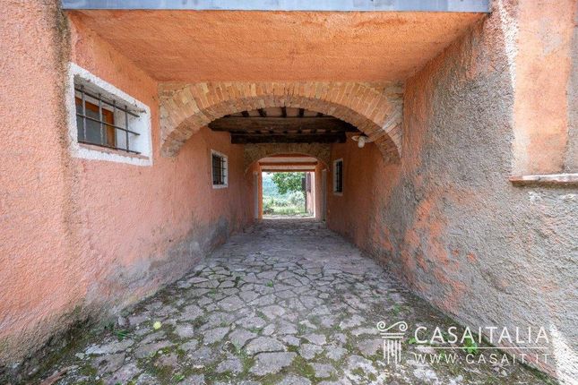 Villa for sale in Compignano, Umbria, Italy