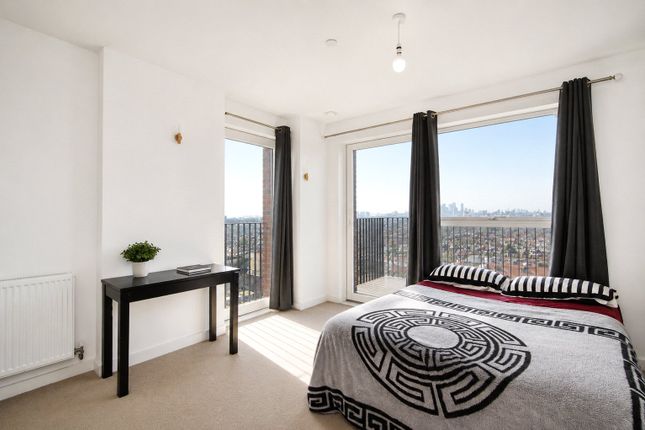 Flat 71, Cornwell House, 13, Ron Leighton Way, London photo 3