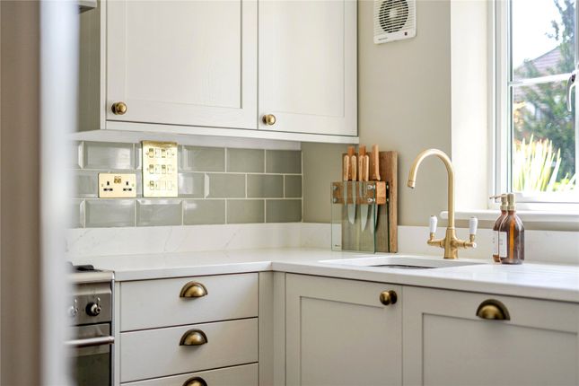 52, Weycombe Road, Surrey photo 3