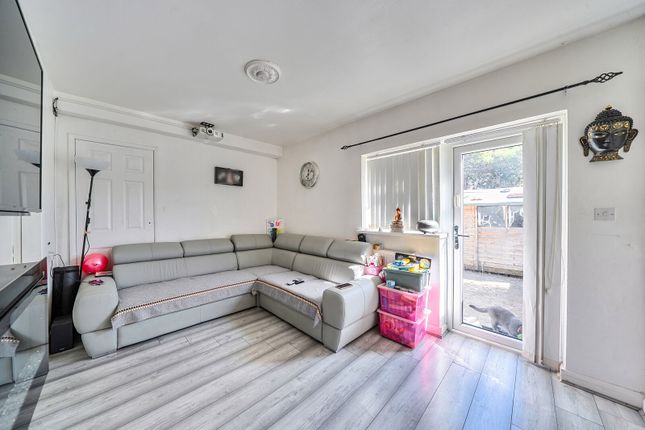 Allenby Road, Greenford photo 4