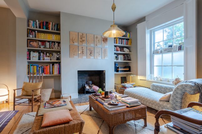 End terrace house for sale in Queensbridge Road, London Fields