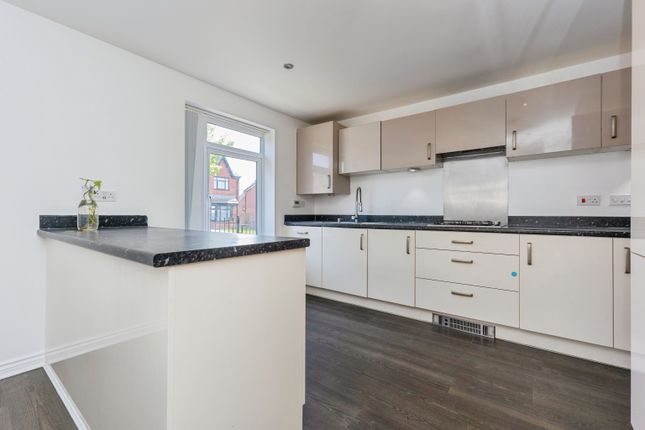 1, Thorn Way, Audenshaw photo 4