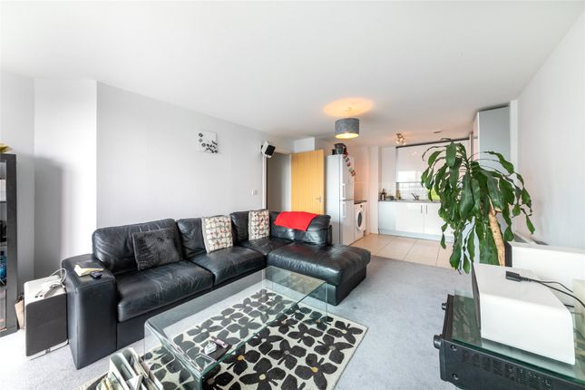 Thumbnail Flat for sale in Admiral House, St George Wharf