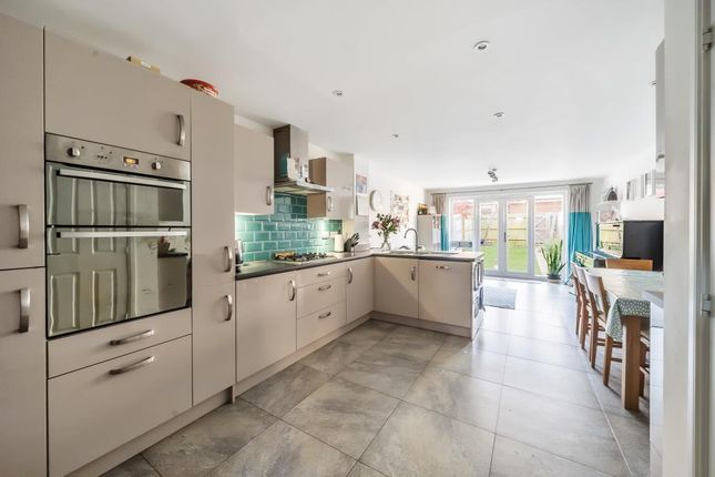 Town house for sale in Botley, Oxford