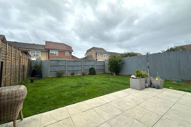 150, Magennis Close- SILVER SUB, Hampshire photo 4