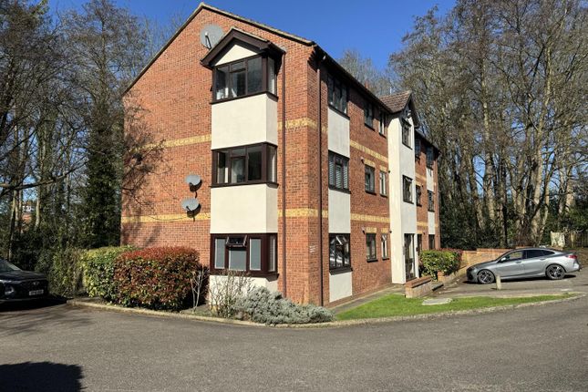 Marlborough House, Firsgrove Crescent, Brentwood photo 3