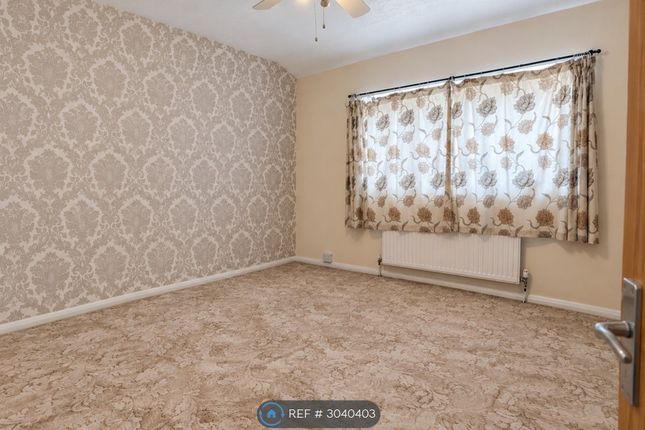Woodbridge Lane, Romford photo 3