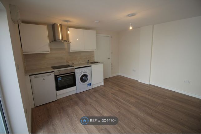 Flat, Old Dairy Lodge Waite Davies Road, London photo 3
