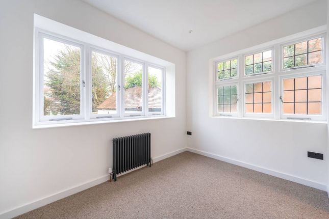 Flat to rent in Teignmouth Road, Mapesbury Estate, London