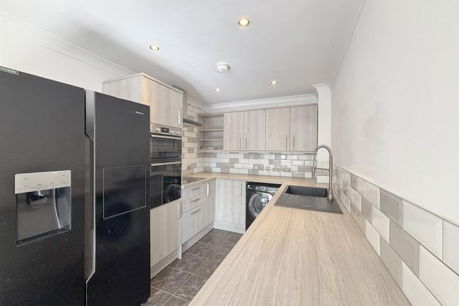 29, Redfearn Mews, Harrogate photo 3