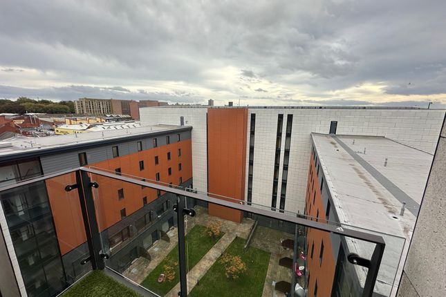 Liverpool photo 3