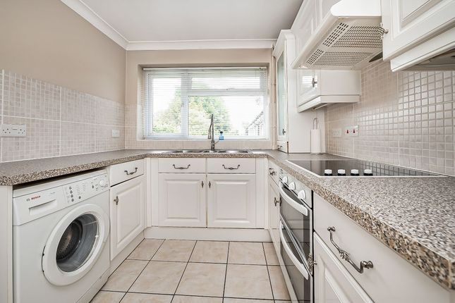 2 Somerset Court, Hampton photo 4