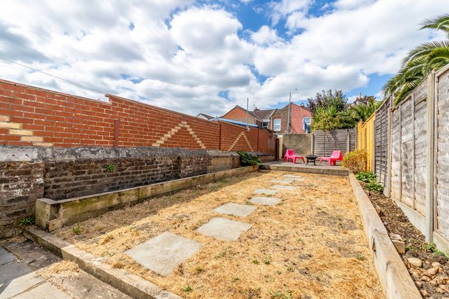 11 Whitworth Road, Portsmouth photo 4
