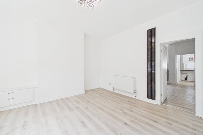 245, Oldham Road, Greater Manchester photo 3