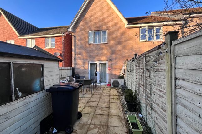End terrace house for sale in Knight's Orchard, Cambridge
