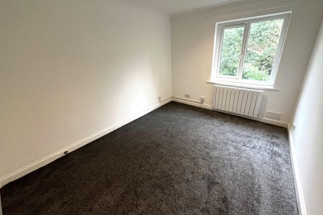 Flat to rent in The Lane, Alwoodley, Leeds