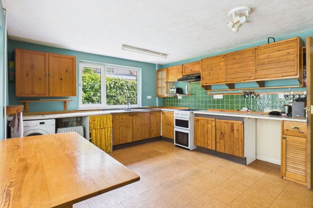 Rosscarbery,, Spurlands End Road, High Wycombe photo 3