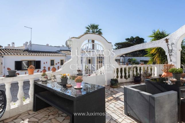 Villa for sale in 8600 Praia Da Luz, Portugal
