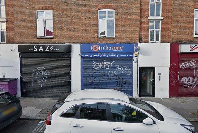 Retail premises to let in Stepney Way, London