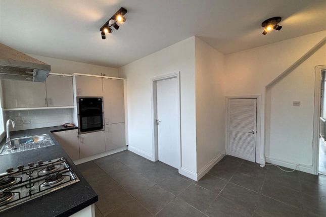 63, Watling Avenue, Liverpool photo 4