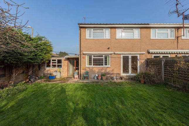 18, Marle Gardens, Waltham Abbey photo 3