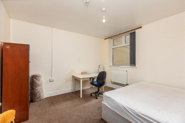 39, Gwydr Crescent, Swansea photo 4