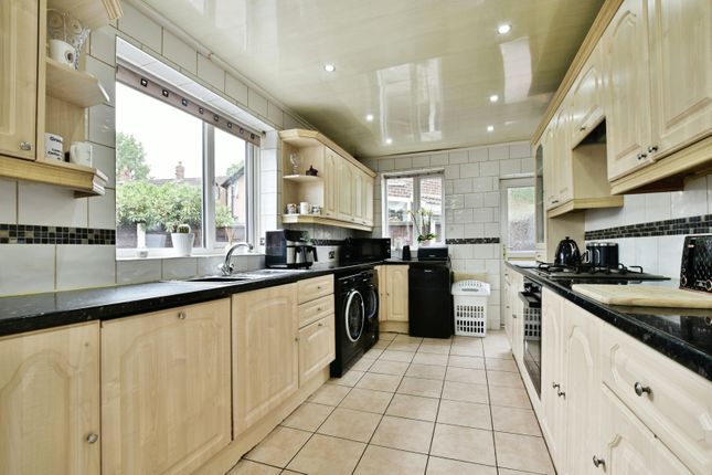 4, Wastdale Road, Manchester photo 3
