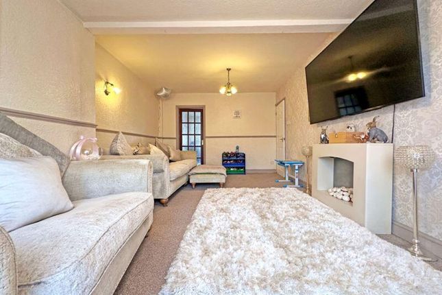 4, Bertram Close, Tipton photo 2
