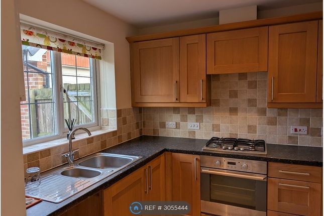 Galingale View, Newcastle-Under-Lyme photo 3