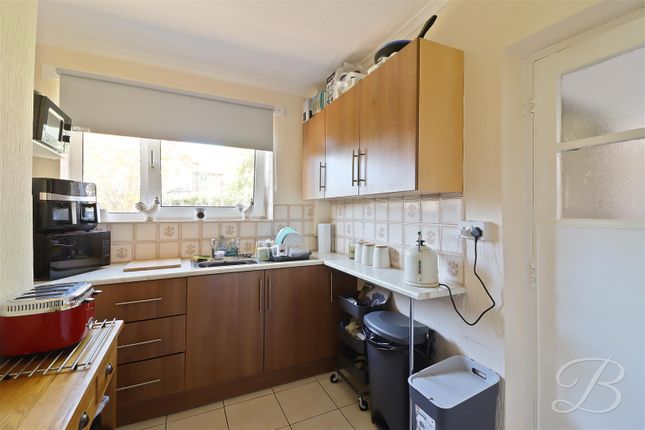 14, Hillman Drive, Chesterfield photo 2