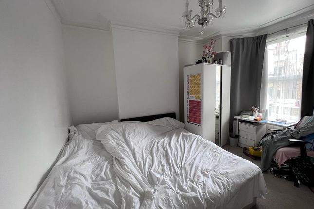 End terrace house for sale in Geere Road, London