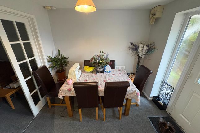 8, Cheltenham Drive, Chippenham photo 4