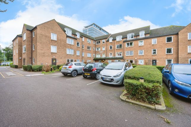 Thumbnail Flat for sale in Cardington Road, Bedford, Bedfordshire