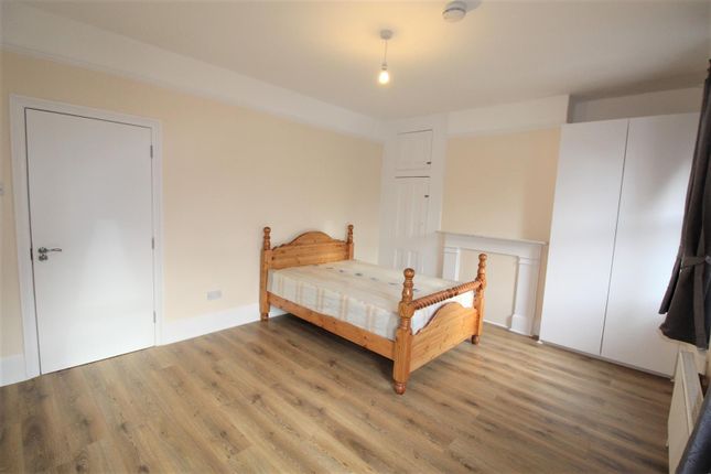 Terraced house to rent in Tynemouth Road, London