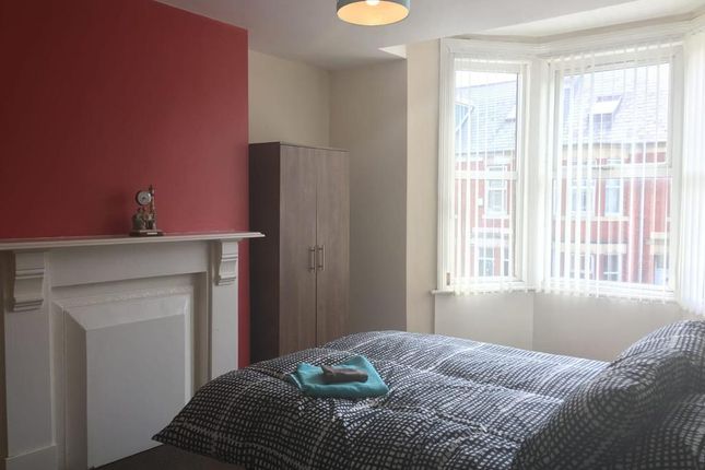 201, Simonside Terrace, Heaton photo 2
