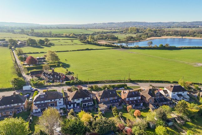 35, Lower Icknield Way, Tring photo 2
