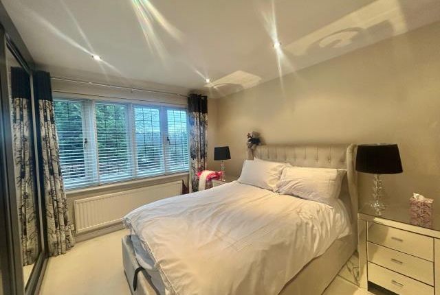 1-bed flat on Lakeside, Waingels Road, Reading, £900/mo