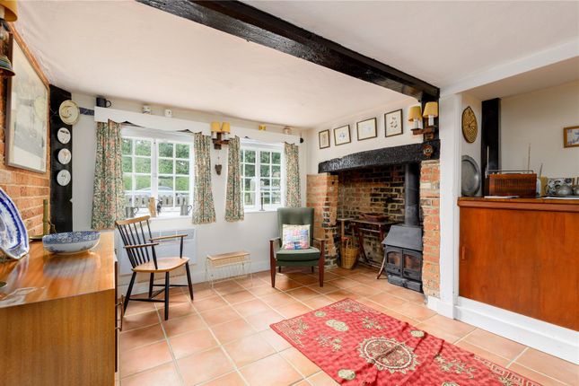 48, Worminghall Road, Aylesbury photo 2