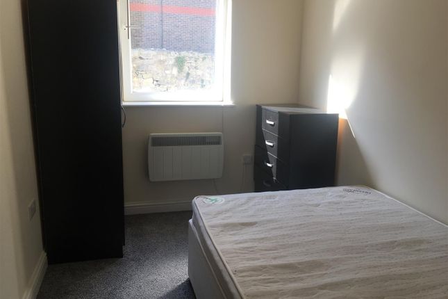 Room to rent in Hanover Court, York Walk, Southampton