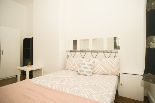 ROOM E, 351 Prince Regent Lane,London,E16 3JL, London photo 2