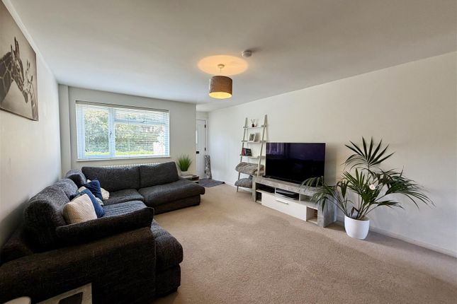 53, Eastbourne Avenue, Stevenage photo 3