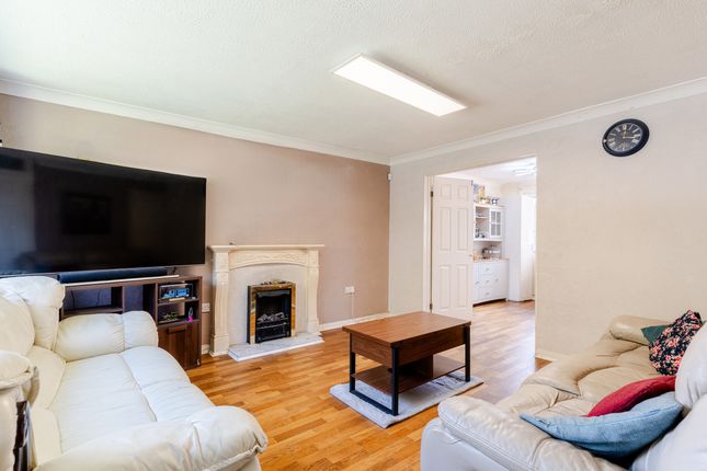 17 Elm Close, Bristol photo 3