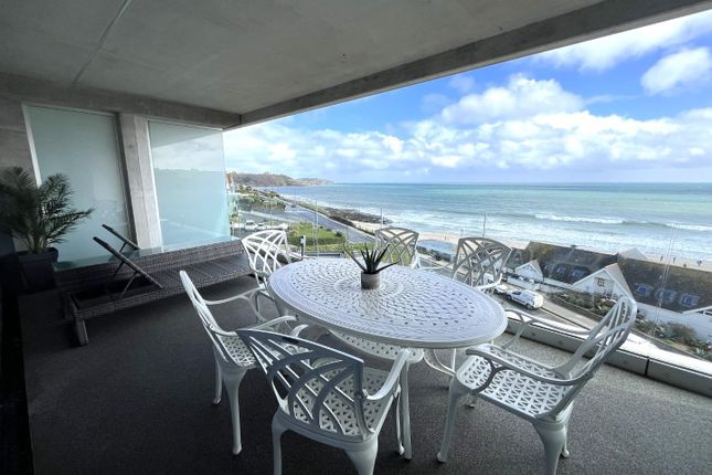 Flat to rent in Cliff Road, Falmouth