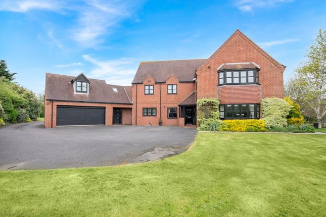 Thumbnail Detached house for sale in Willow Lane, Beckingham, Doncaster