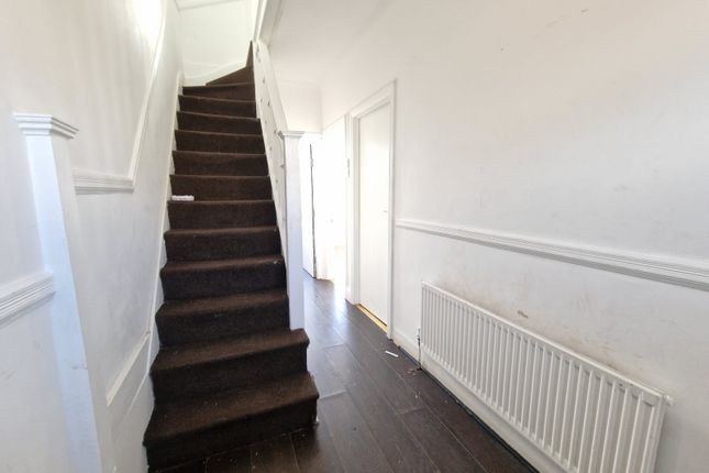 49 Buller Road, Thornton Heath photo 4